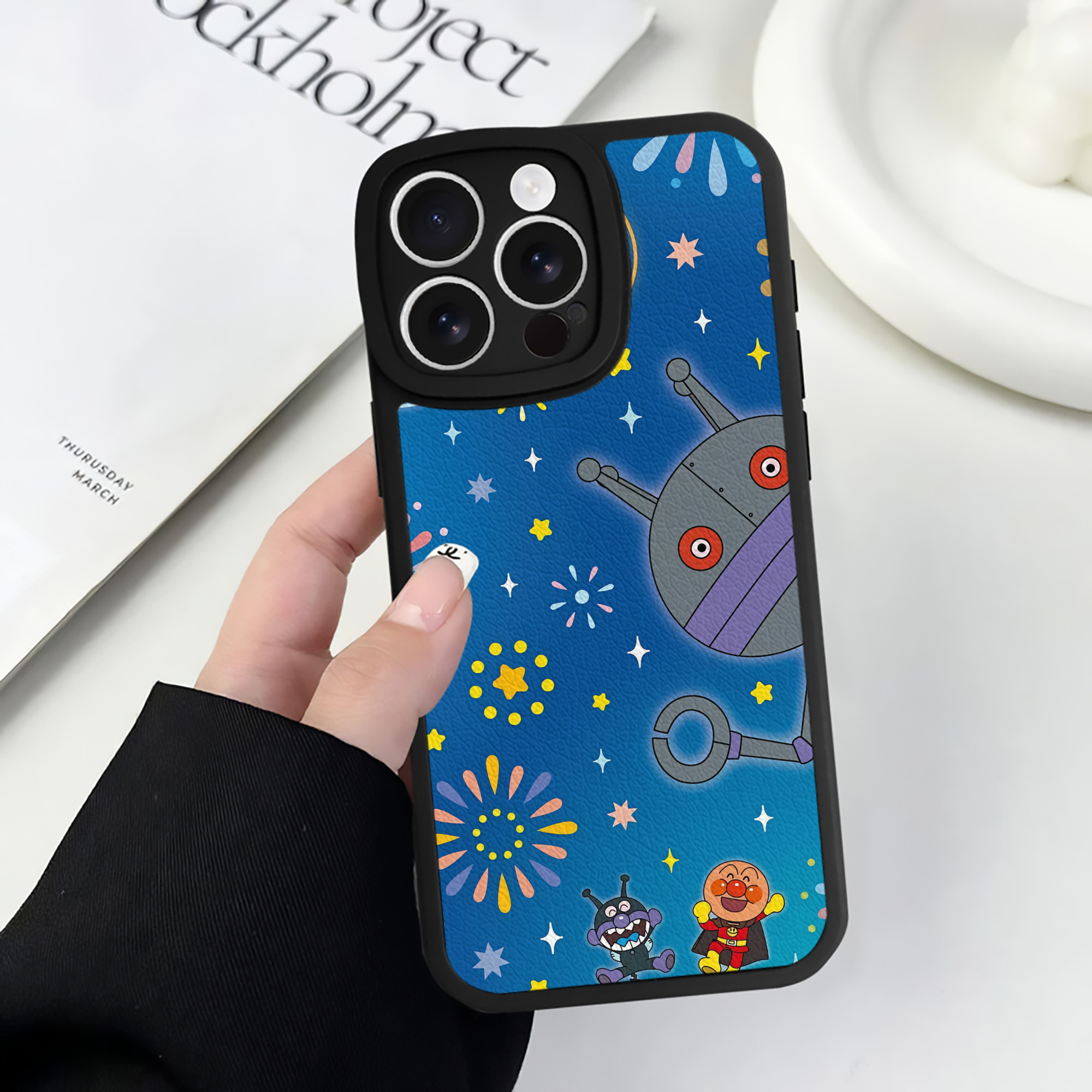 （画像用） アンパンマン Anpanman 【iPhone 16シリーズ対応】シリコンスマホケース（レザー調） 材質：シリコン